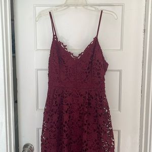 Astr size medium dark red midi lace dress